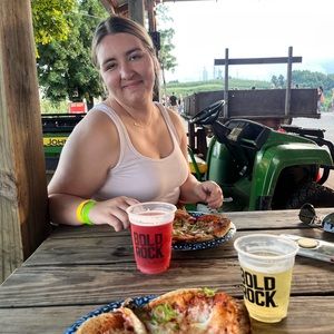 Meet your Posher, Emily